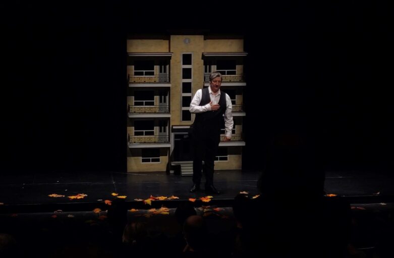 Bühnenapplaus Robert Lepagge "887". Copyright Susanne Gietl/Kulturschoxx