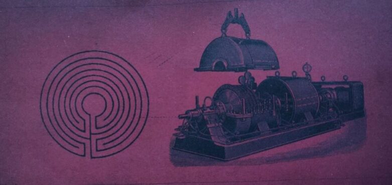 Vom Himmel unter Berlin Karte von "Himmel unter Berlin". Auf der Rückseite findet sich der Plan fürs Ausstellungslabyrinth. Copyright: Susanne Gietl/Kulturschoxx